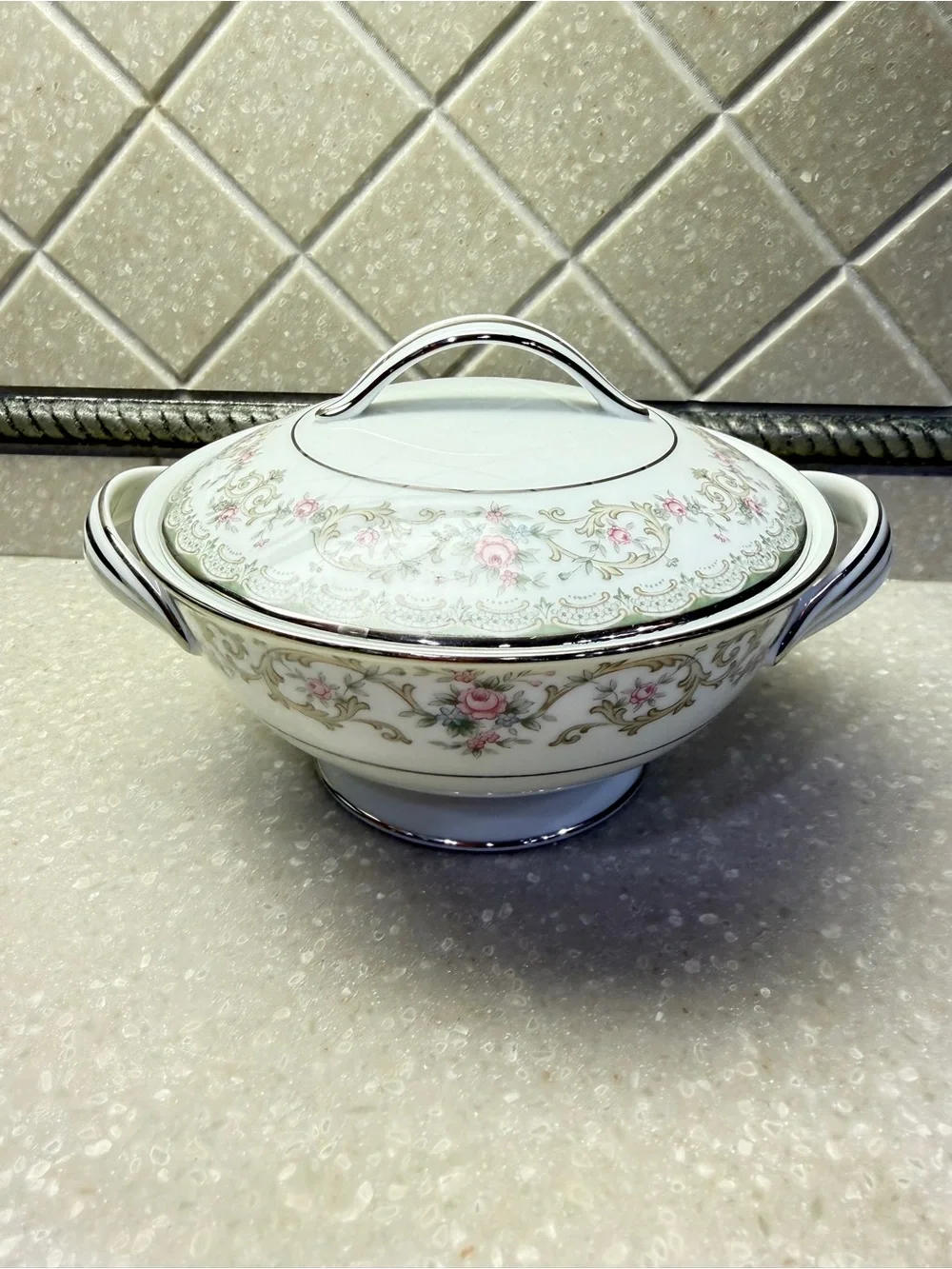 Noritake 5807 Soup Tureen with Lid